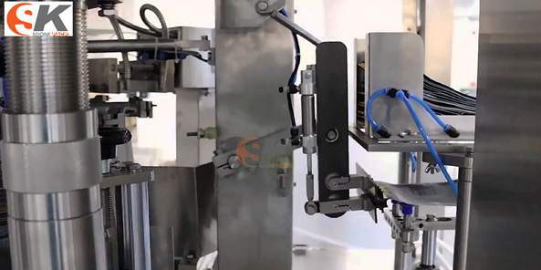 Eight-station bag packaging machine